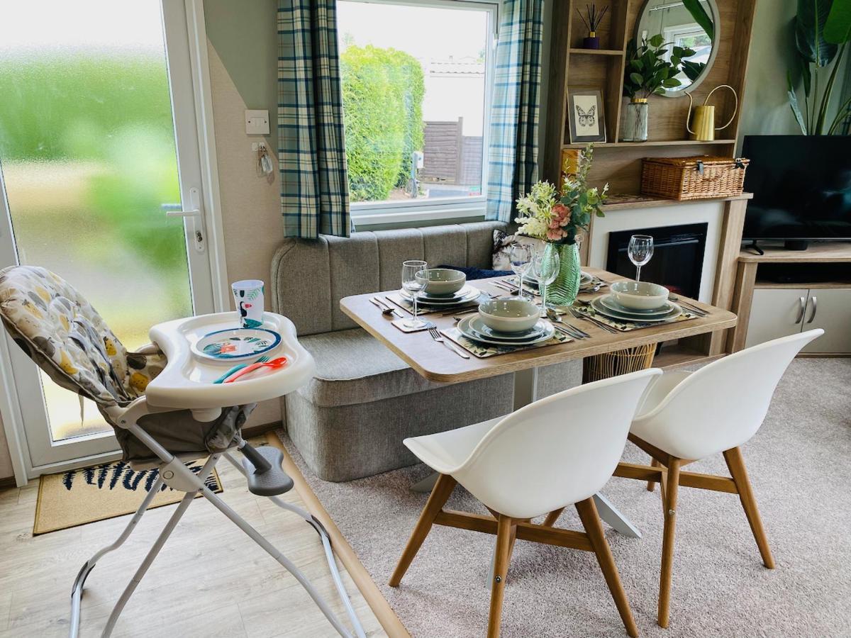The Sanctuary Holiday Home - Escape The Ordinary Knaresborough Eksteriør billede