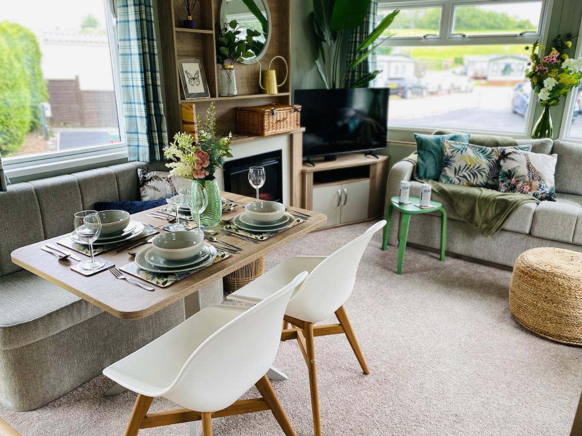 The Sanctuary Holiday Home - Escape The Ordinary Knaresborough Eksteriør billede