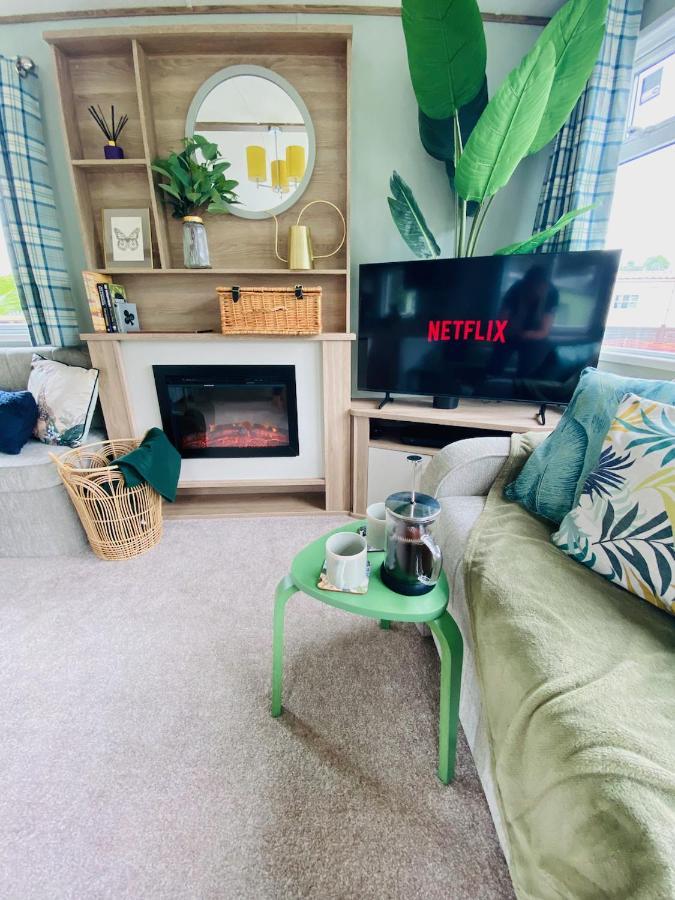 The Sanctuary Holiday Home - Escape The Ordinary Knaresborough Eksteriør billede
