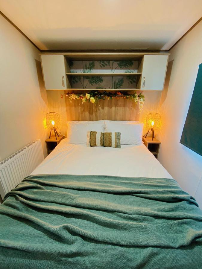 The Sanctuary Holiday Home - Escape The Ordinary Knaresborough Eksteriør billede